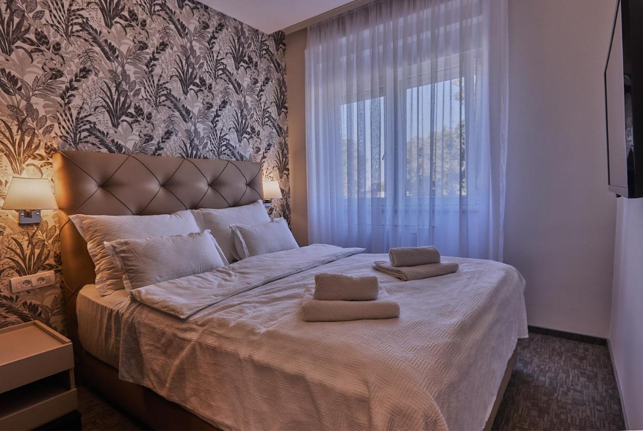 Hotel Cataleya Šabac エクステリア 写真