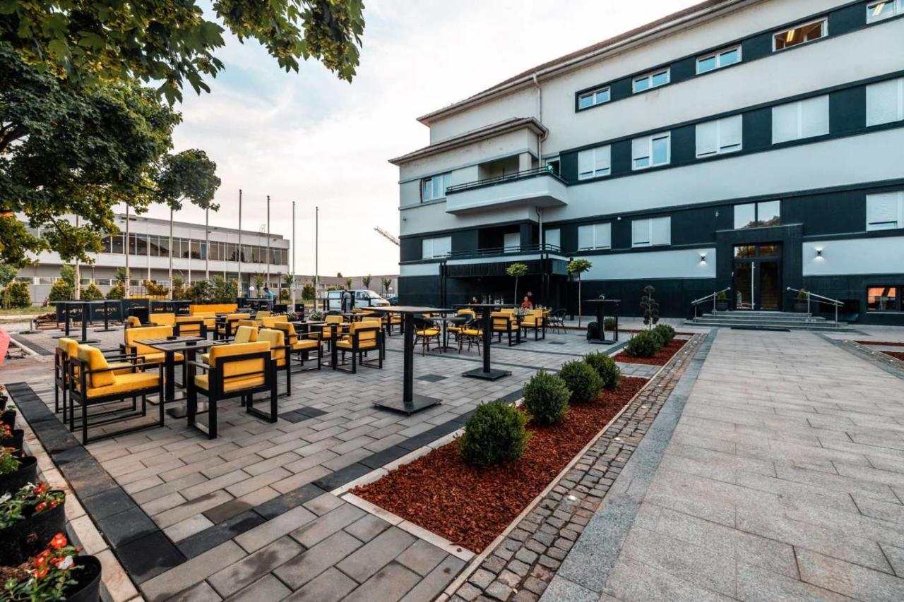 Hotel Cataleya Šabac エクステリア 写真