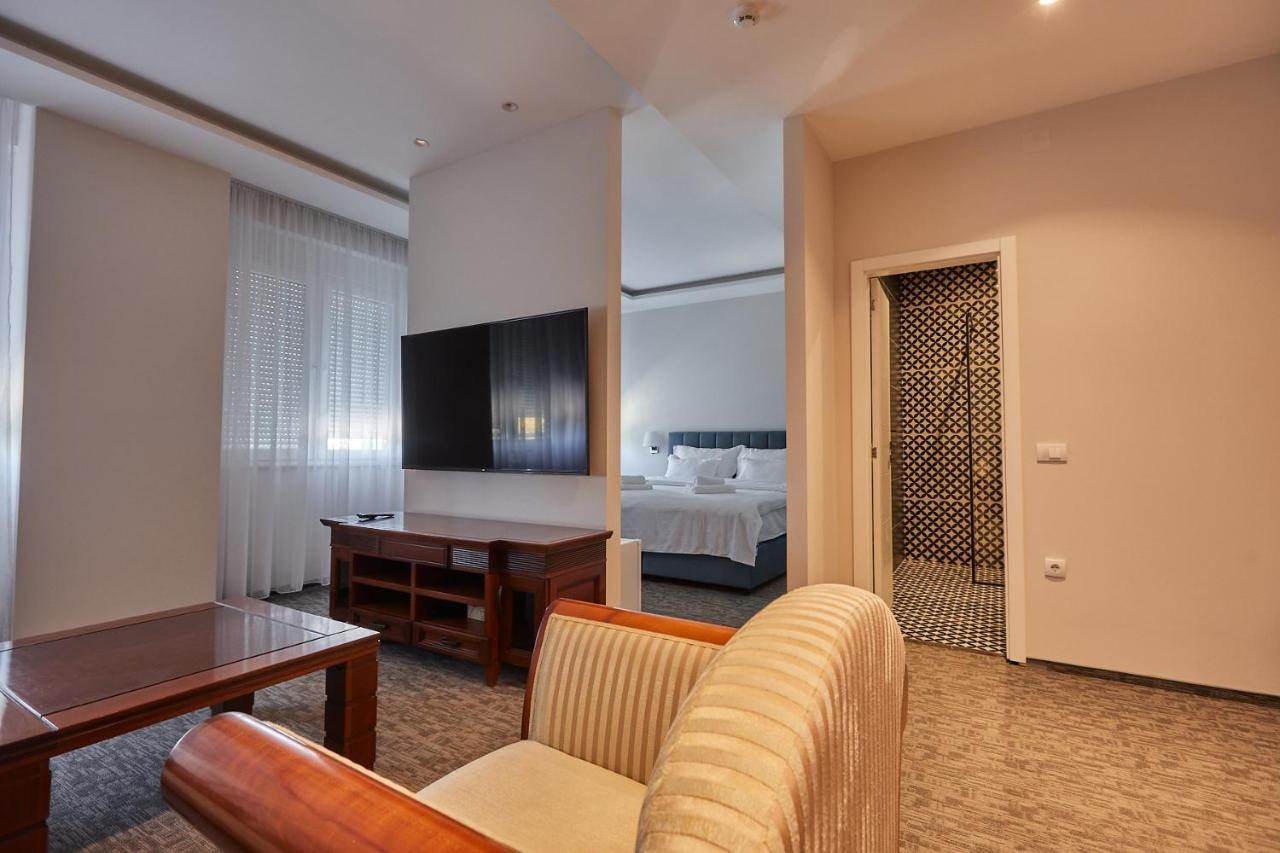 Hotel Cataleya Šabac エクステリア 写真