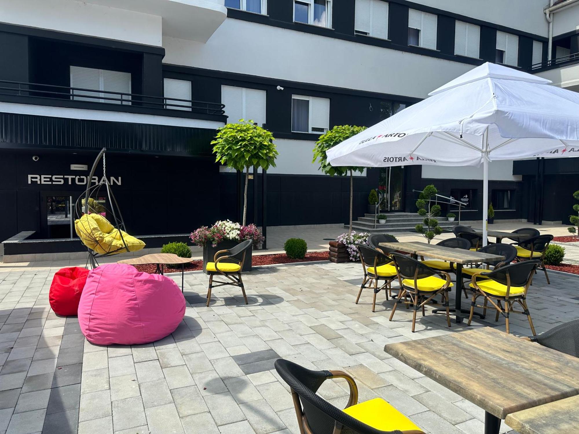 Hotel Cataleya Šabac エクステリア 写真